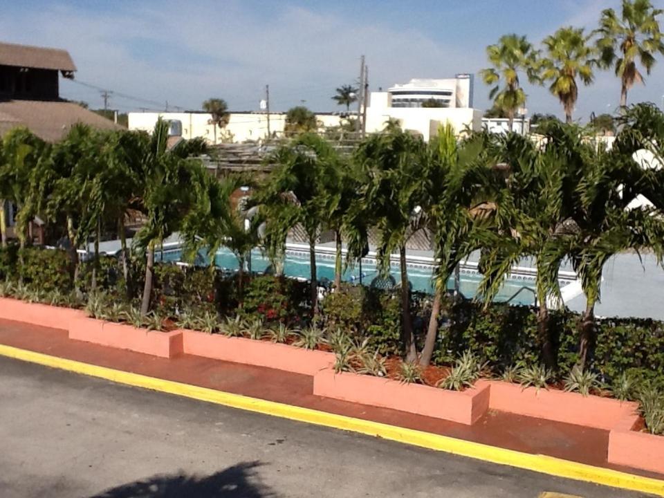 America'S Best Inn & Suites Fort Lauderdale North Exterior photo
