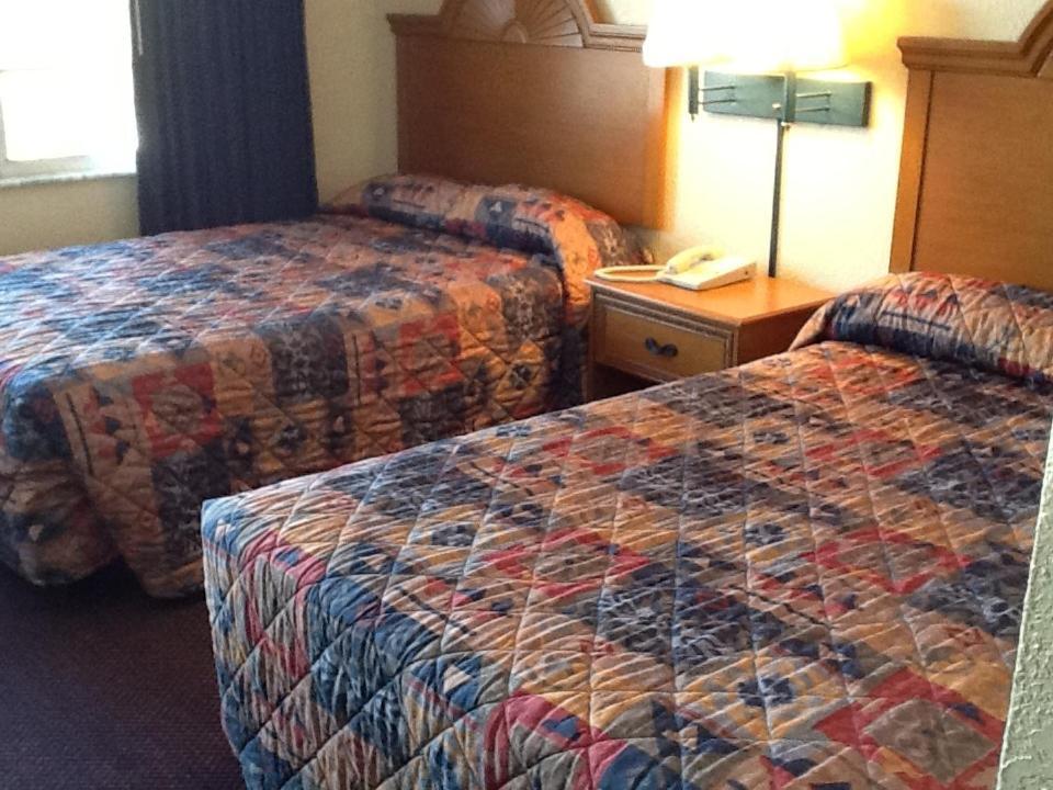 America'S Best Inn & Suites Fort Lauderdale North Room photo