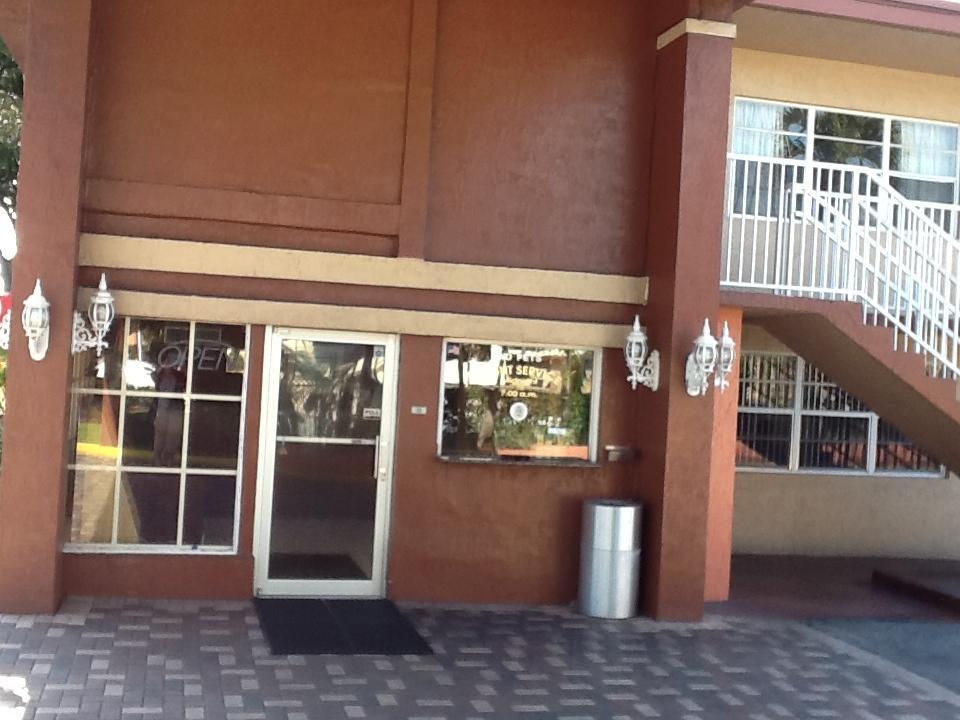 America'S Best Inn & Suites Fort Lauderdale North Exterior photo