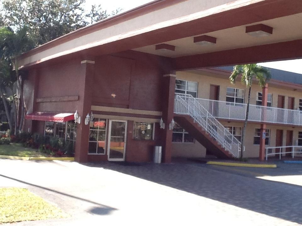 America'S Best Inn & Suites Fort Lauderdale North Exterior photo