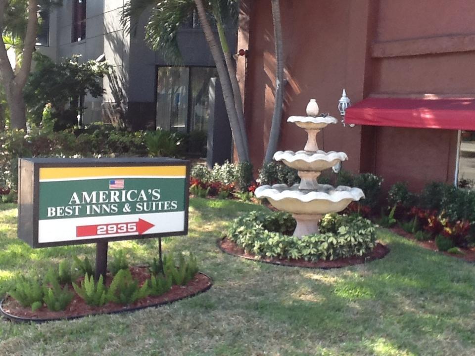 America'S Best Inn & Suites Fort Lauderdale North Exterior photo