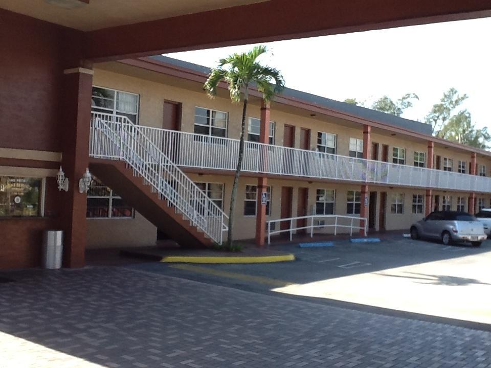 America'S Best Inn & Suites Fort Lauderdale North Exterior photo